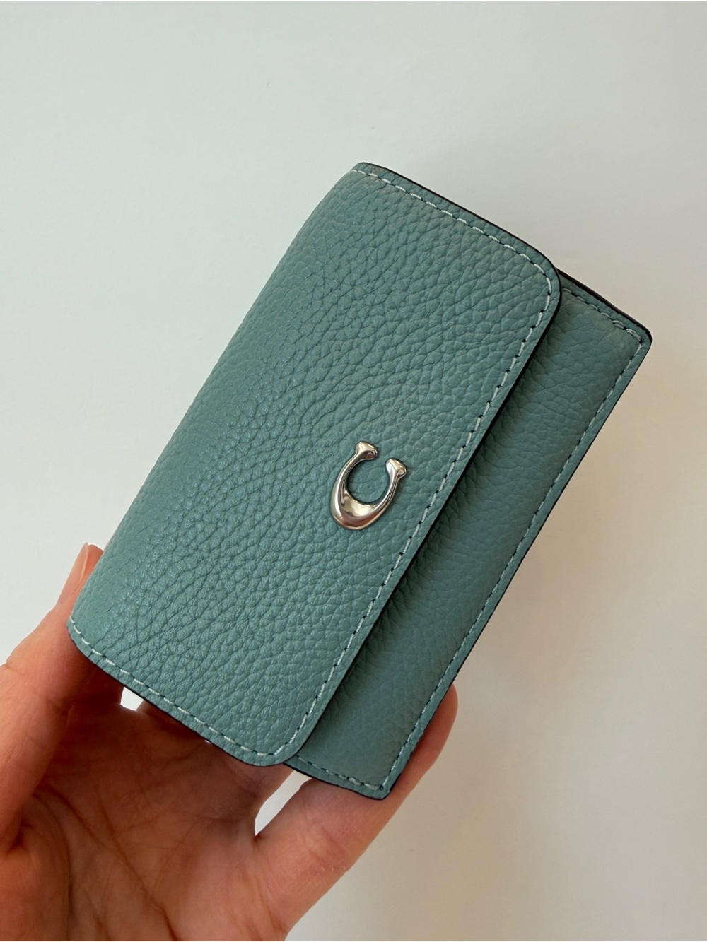NWT Coach Pebble Leather Essential Trifold Wallet with Coin Pocket LH/Aquamarine